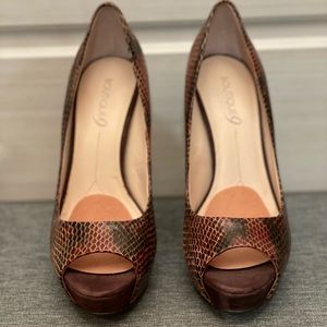 Brand new Boutique 9 reptile leather peep toe platform bottom heels. Size 7